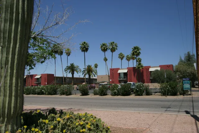 Royal Palms Apartments