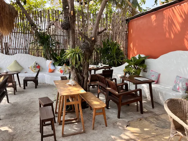 Fat Submarine Café and Restaurant