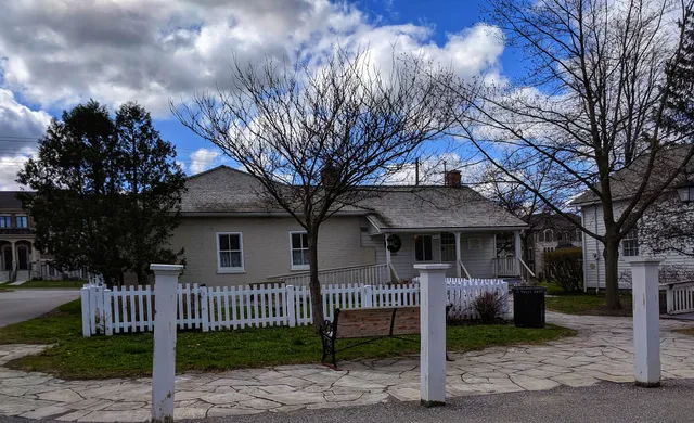 Burr House Craft Gallery & Tea Room