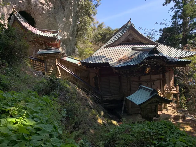 Takuhi Shrine