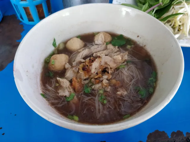 ก๋วยเตี๋ยวหมูน้ำตก