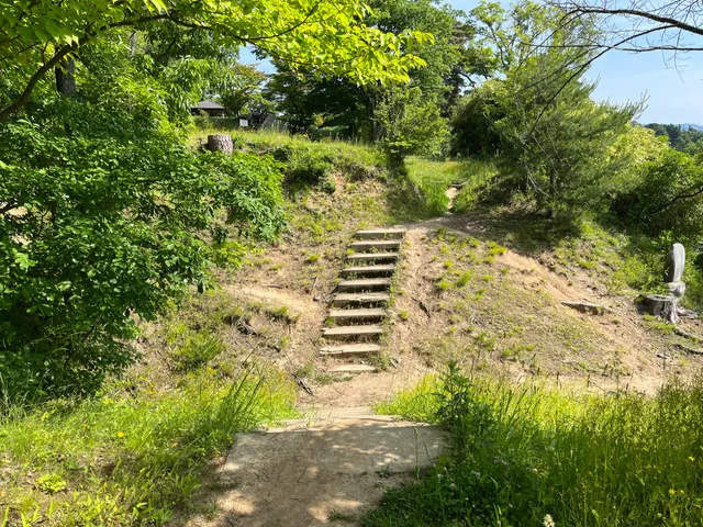 Inukai-jō Castle Ruins