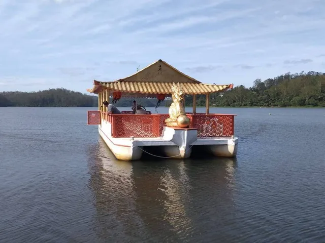 Templo Luz do Oriente - Torre de Miroku