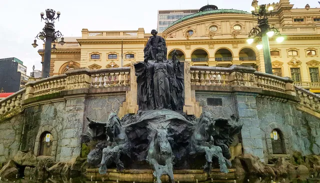 Fonte dos Desejos - Fonte Glória, Ordem e Progresso