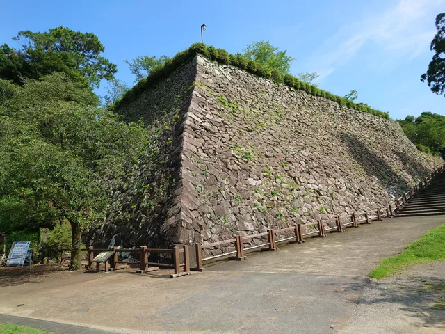 Senningoroshi-no-ishigaki