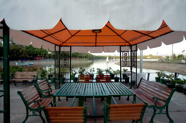 Waterfront Garden Bistro & Bar