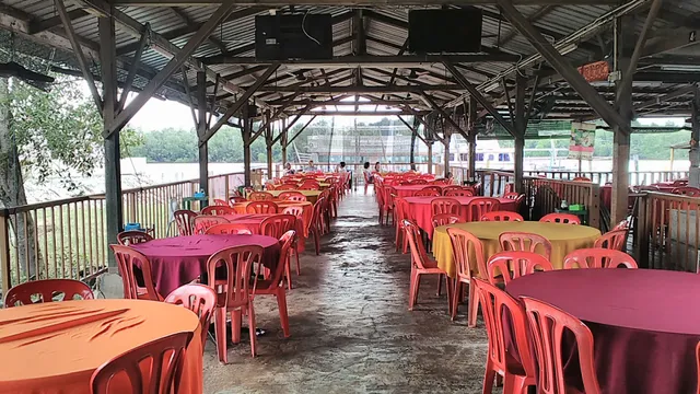 Bagan Seafood Restaurant (Restoran Seafood View Port)