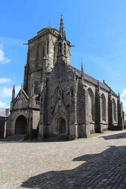 Locronan Parish close