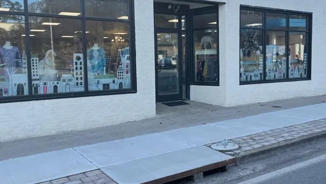 Paperdolls Ladies Clothing Boutique