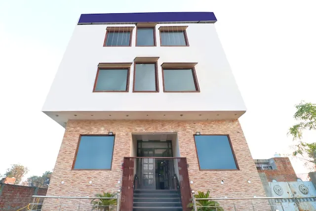 OYO 27011 Hotel Canal View