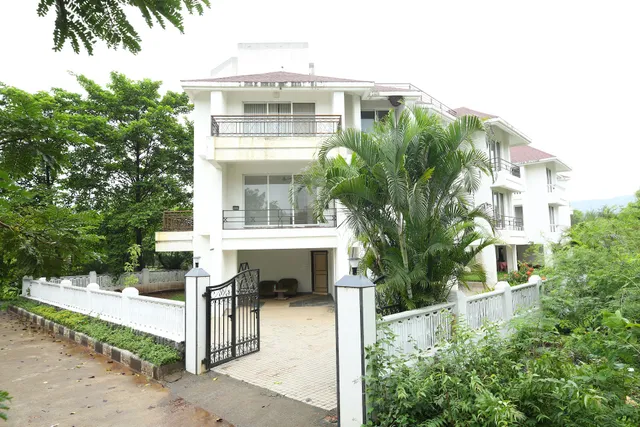 Bendre’s Holiday Home & Lawns