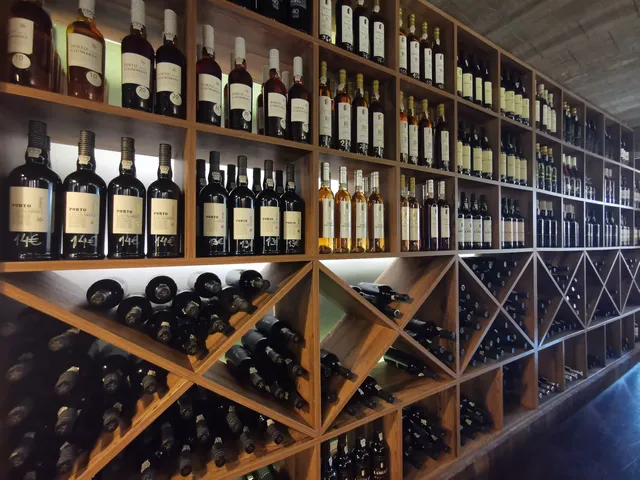 Lado Wines Ribeira - Porto & Douro Wine Bar & Tastings by AVEPOD