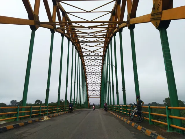 Jembatan Tanjung Menanti