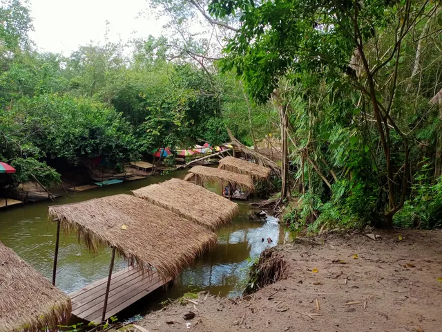 ร่มไผ่&ไทรย้อย