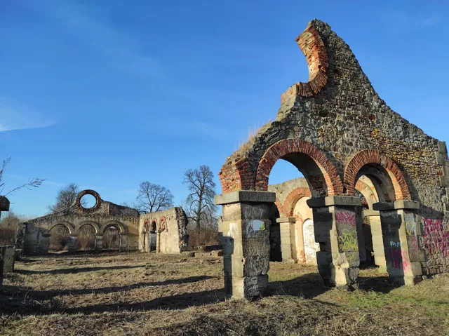 Ruiny walcowni żelaza z XIX wieku