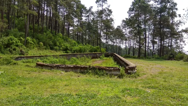 Ruïnes van de Ned-Indië radio-Uitzending in Malabar