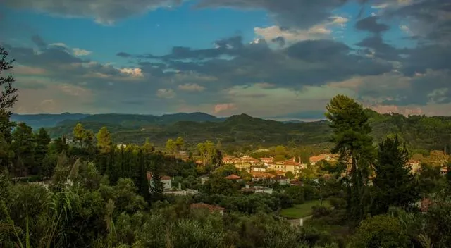 Estatal Bosque El Hiloche Park