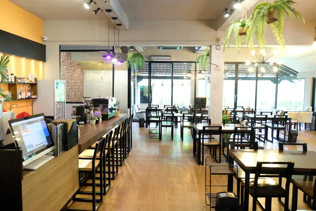 Krua Nai Suan, Suan Rot Fai