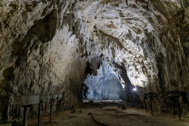 Rastuša Cave
