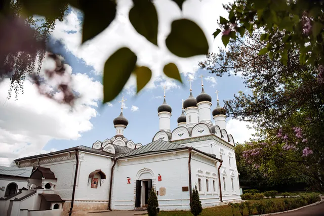 Tserkov' Pokrova Presvyatoy Bogoroditsy V Brattseve