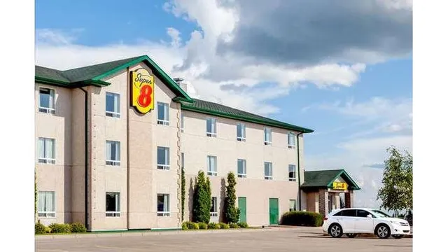 Super 8 by Wyndham Prince Albert