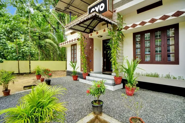 OYO Hotel Revathy Tourist Home
