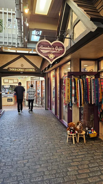 Amelia's Gifts Sandy Tsai