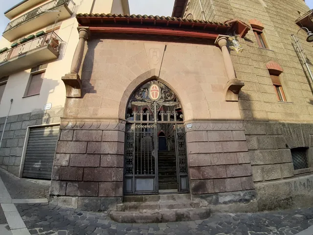 Castello Arangino - edificio storico privato