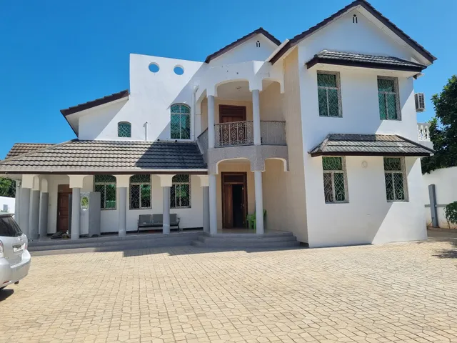 64 Zenj House | Luxury Airport Hotel.