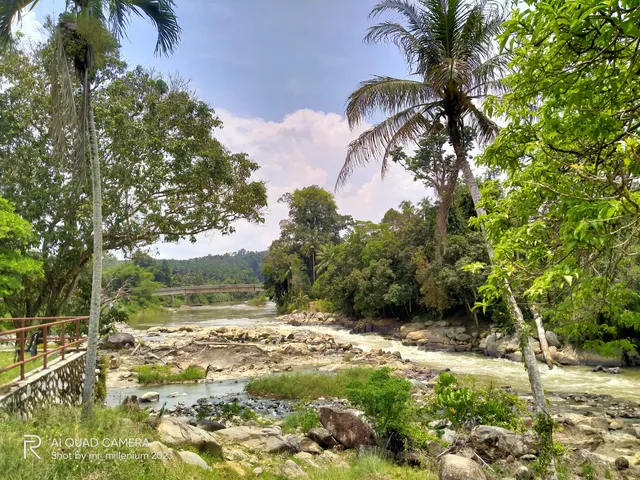 Whitewater Rafting Jeram besu