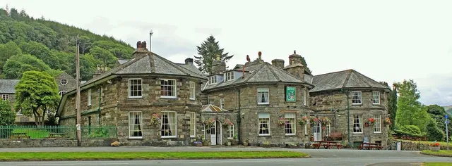 Oakeley Arms Hotel