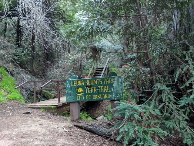 Leona Heights Park