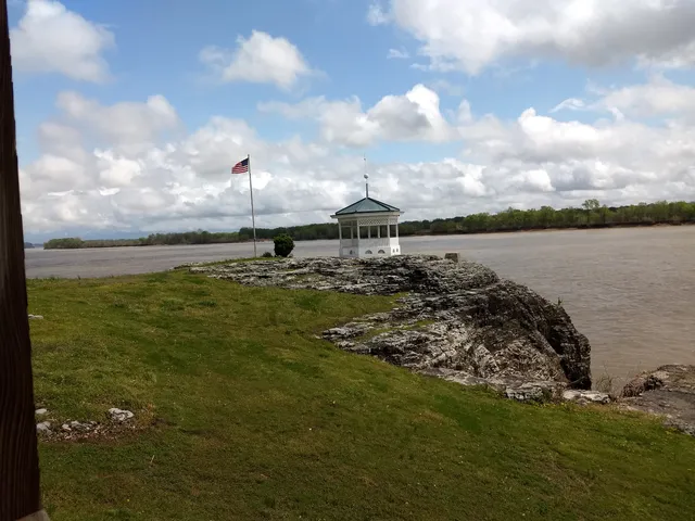 River to River Trailhead