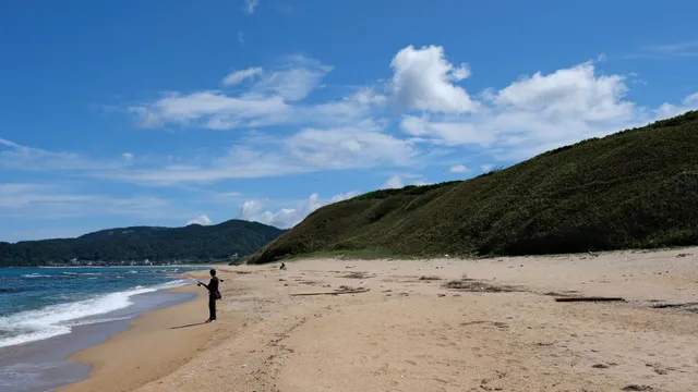 Hakoishihama Beach