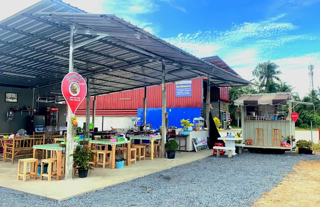 ก๋วยเตี๋ยวไก่ โคตรบุฟเฟ่ต์ By นู๋เมย์