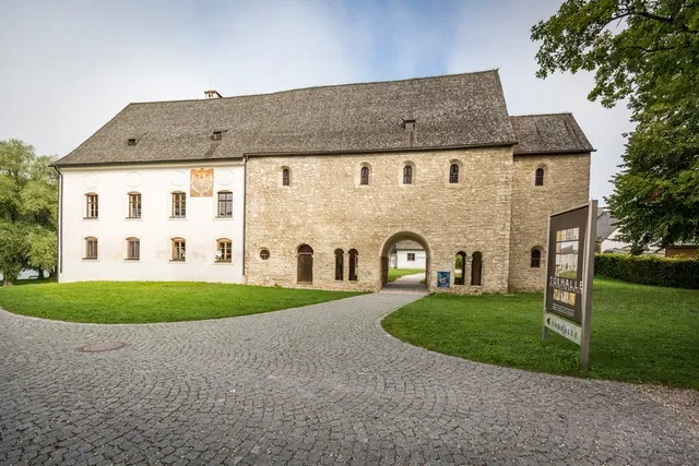 Karolingische Torhalle