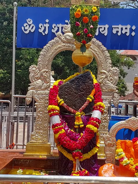 Shree Shanidev Temple, Shani Shingnapur