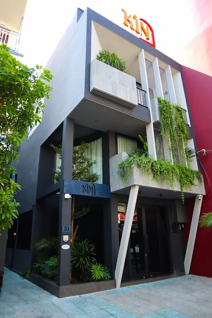 Kin Wander Tan Binh, The Mountain