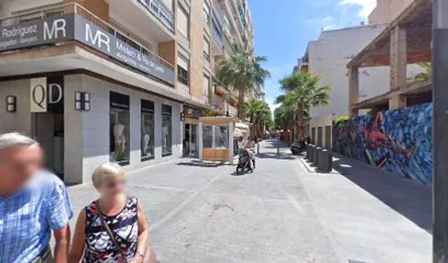 C. Canónigo Torres, 15