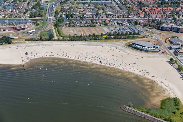 Lemmer Beach