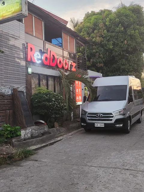 RedDoorz @ Balay Hiraya Apartment