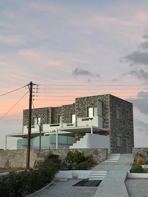 Hilltop Suites Milos