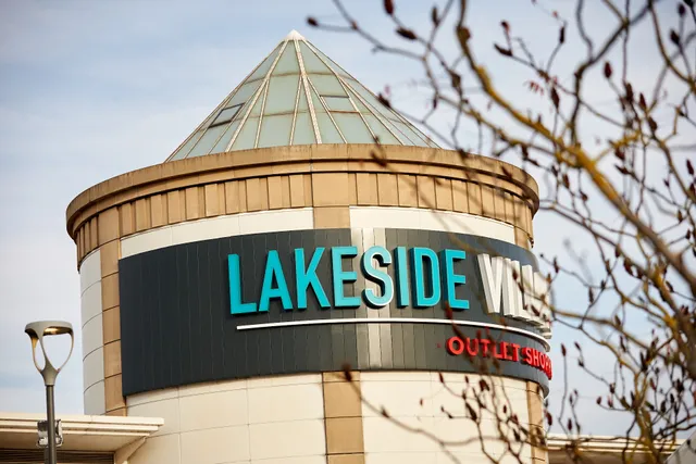 Lakeside Village Outlet Shopping
