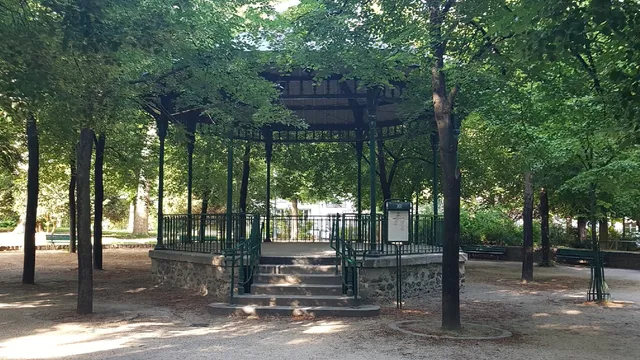 Square des Épinettes