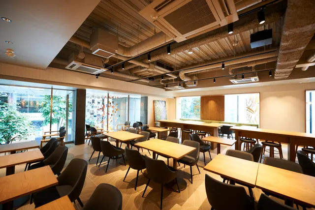 Starbucks Reserve® Store - Ginza Marronnier-dori Street