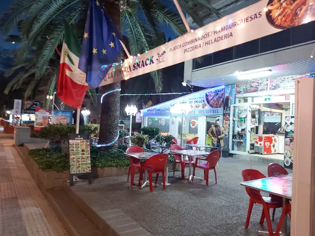 Restaurant La Pineda Snack Kebab House