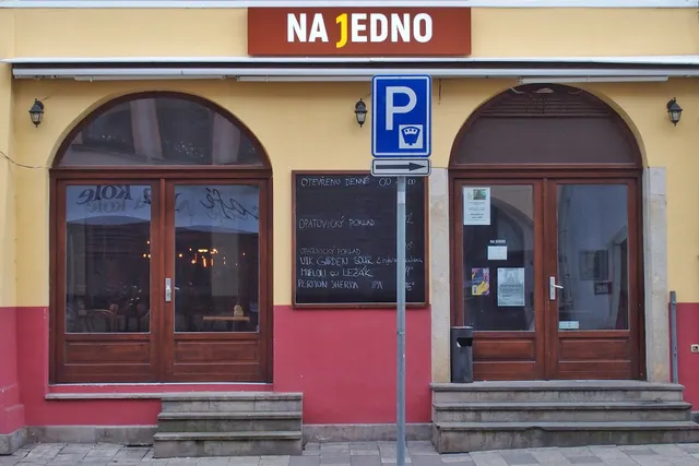 na JEDNO