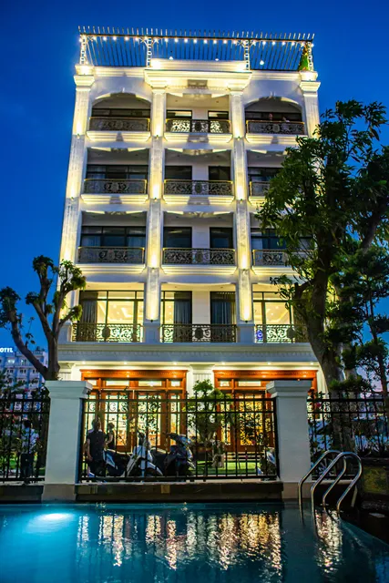 Khách sạn Tân Trường Sơn Legacy