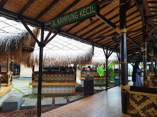 Kampung Kecil Kedoya Puri Kembangan