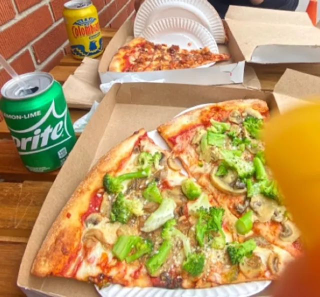 Las Americas Pizzeria and Restaurant